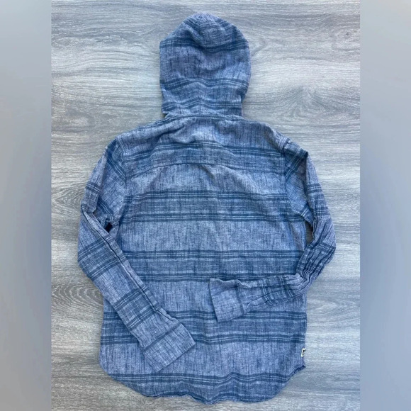 Reef Men's Long Sleeve Button Up Denim Shirt - Picture 4 of 5